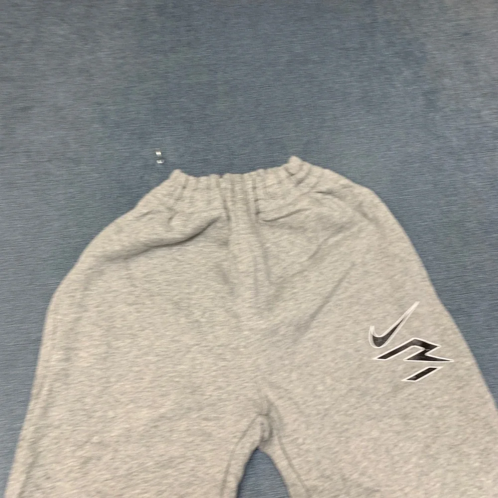 Nike 3BRAND Sweatpants Boys M Heather Gray Fleece Lined Drawstring Tapered Leg
